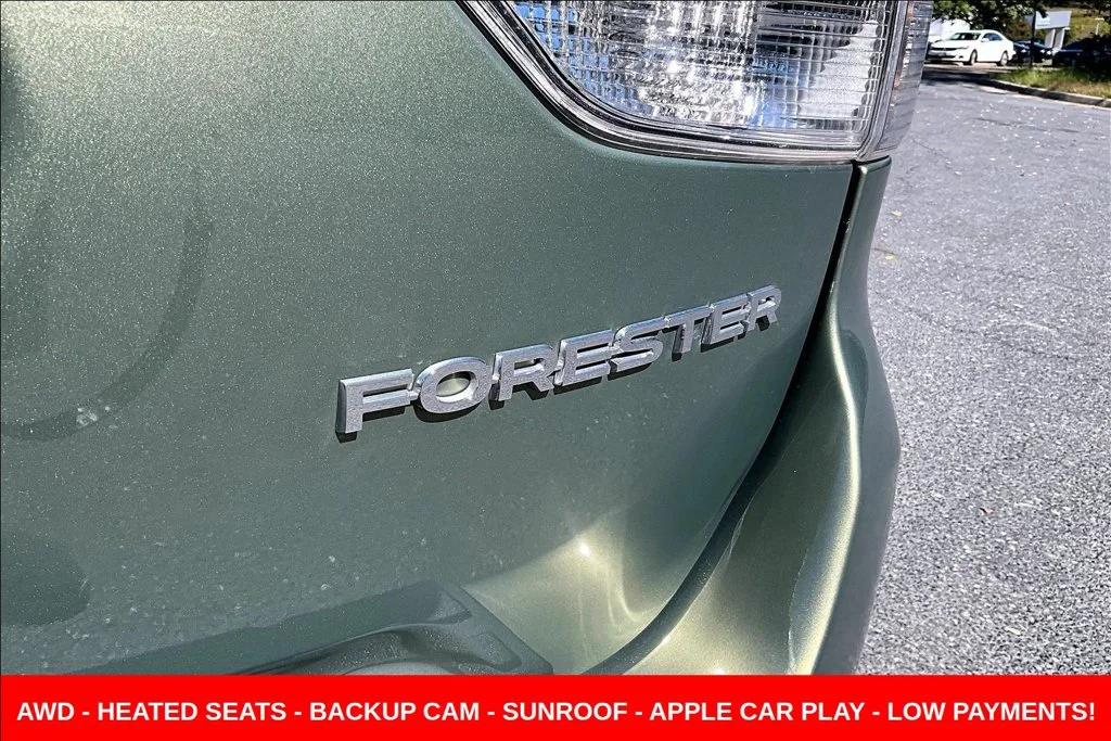 Used 2019 Green Subaru Premium image 29
