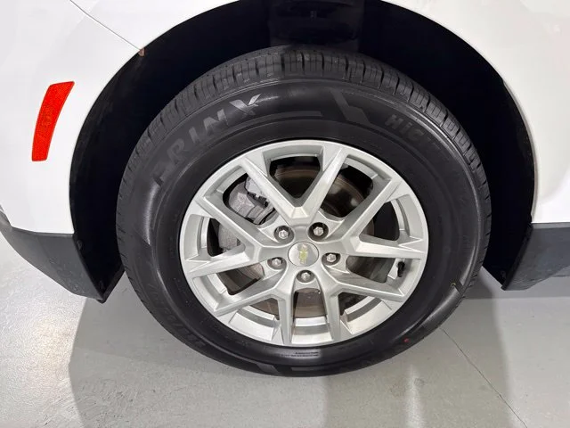 Used 2022 White Chevrolet LT image 4