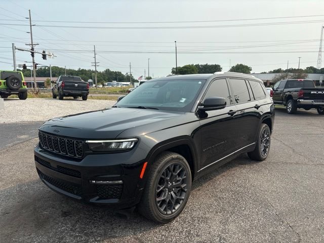 Used 2023 Black Jeep Summit image 2