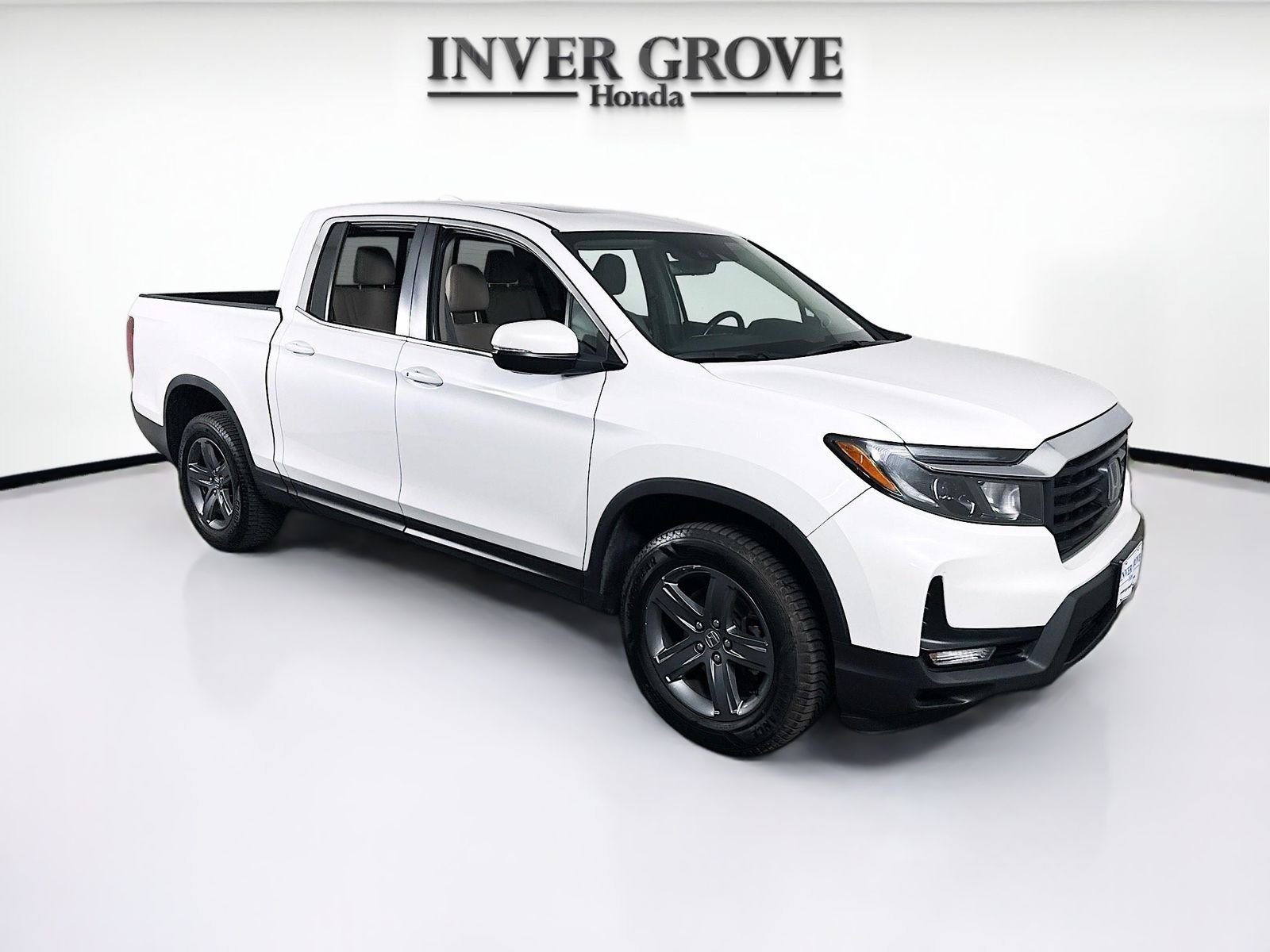 Used 2023 Lunar Silver Metallic Honda RTL image 3