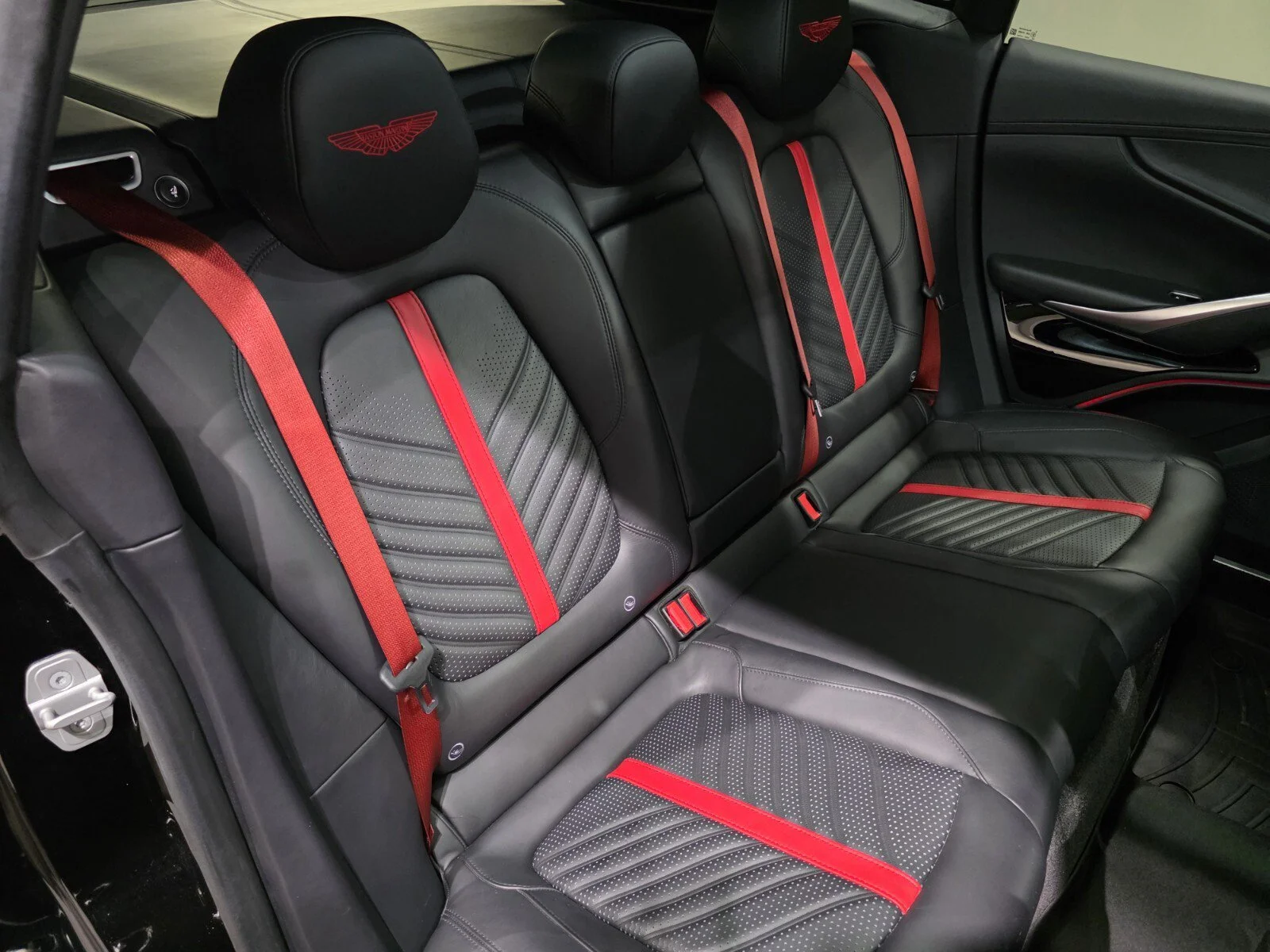 Used 2023 Onyx Black Aston Martin 707 image 24