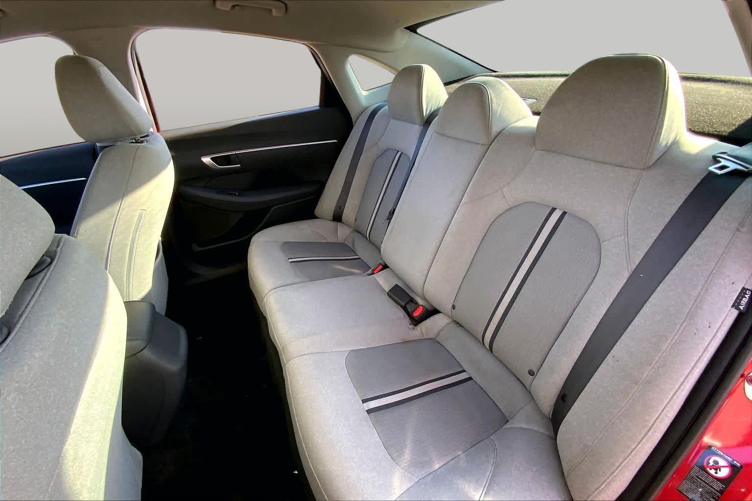 Used 2021 Calypso Red Hyundai SE image 20