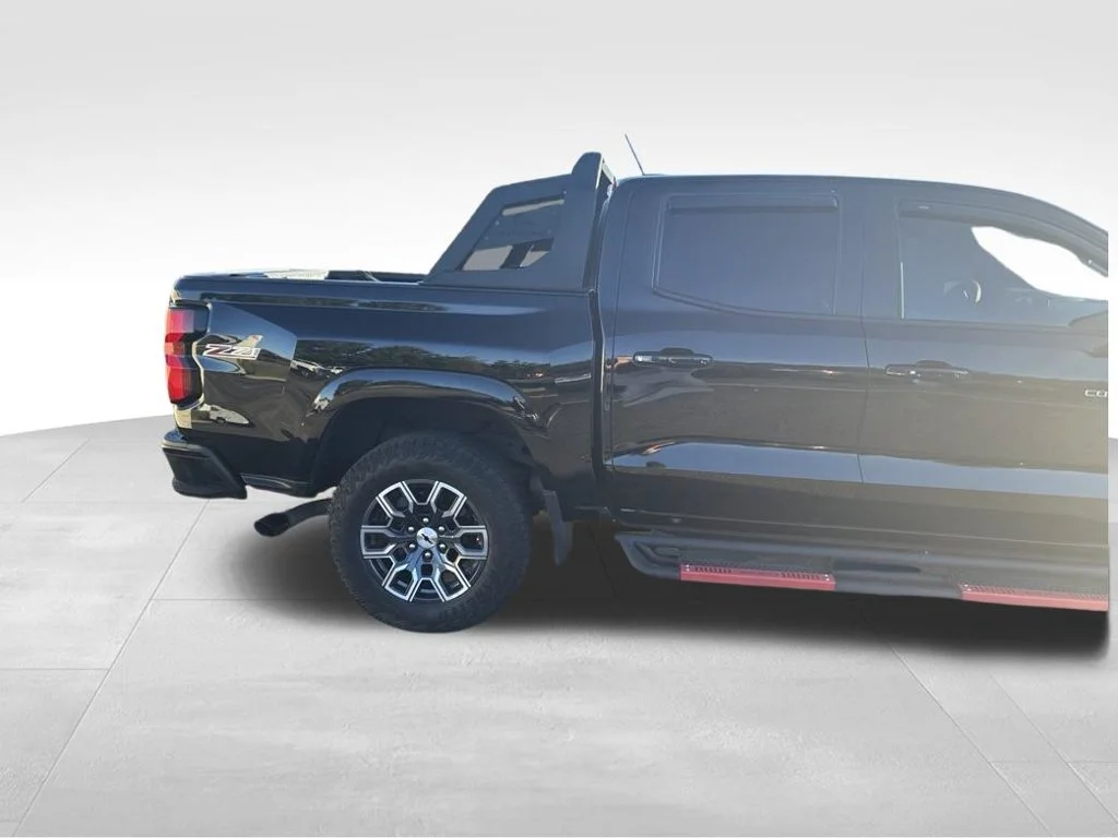 Used 2023 Black Chevrolet Z71 image 4