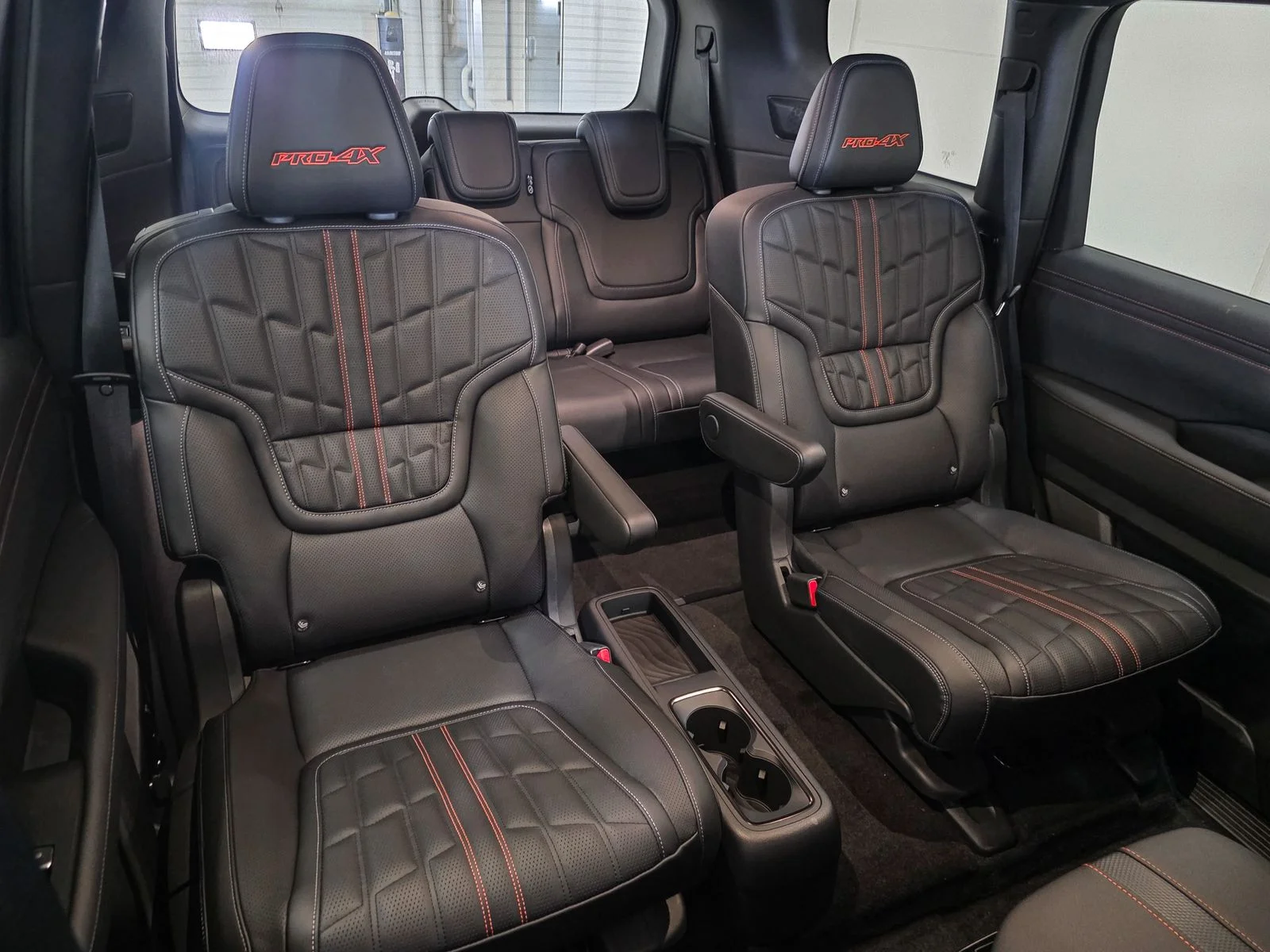 2026 Nissan Armada PRO-4X - Photo 21
