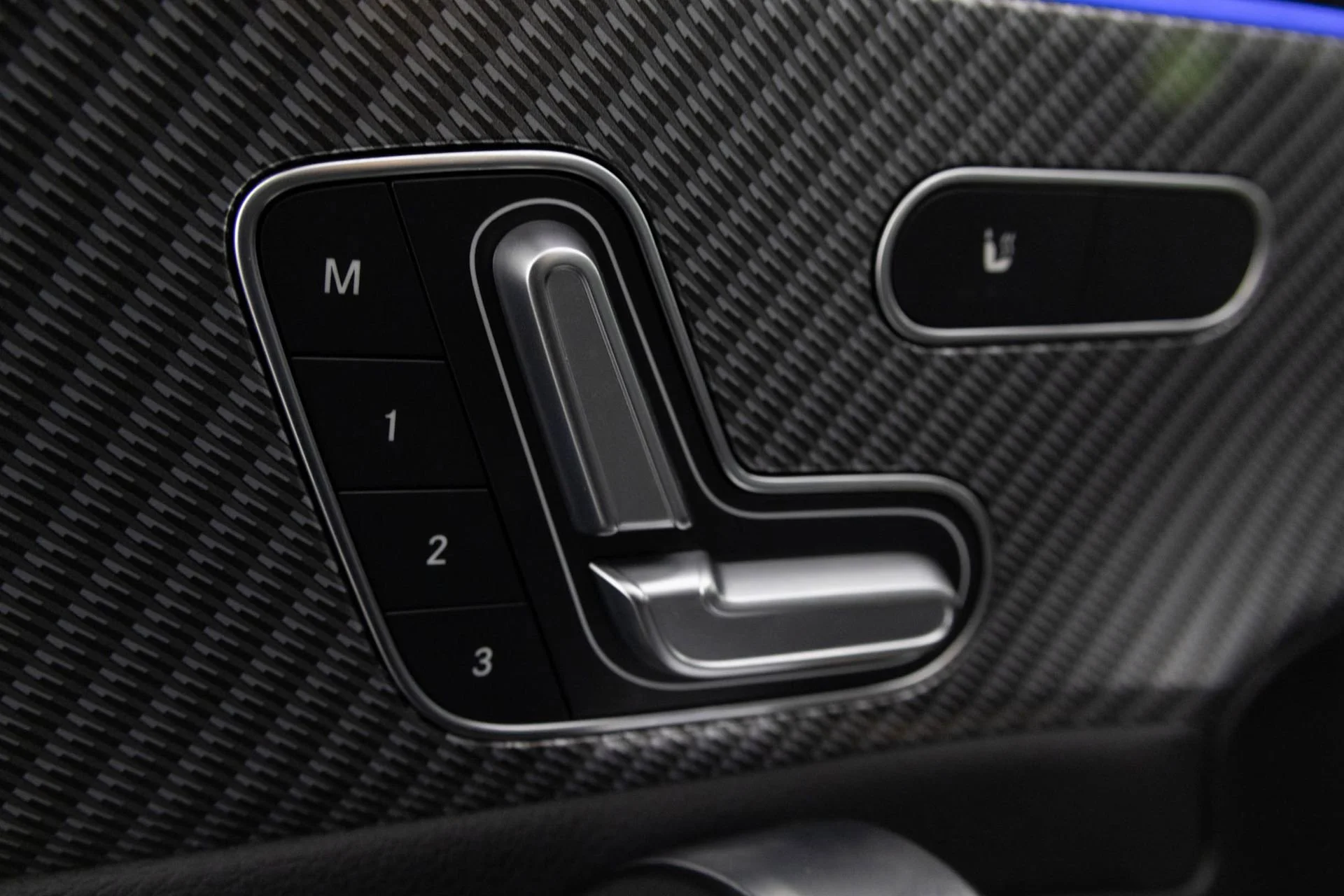 Used 2025 Black Mercedes-Benz 4MATIC® image 34