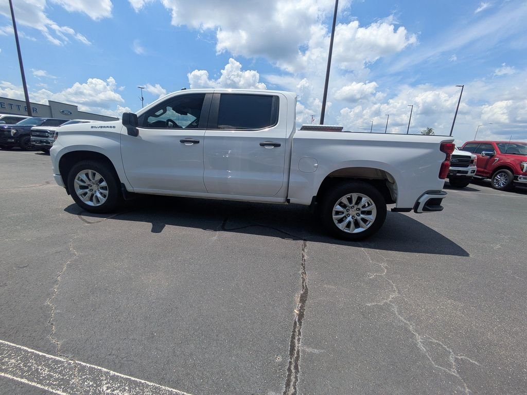 Used 2023 White Chevrolet Custom image 7