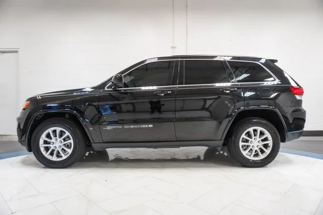 Used 2022 Black Jeep Laredo E image 22