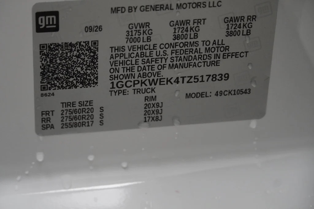New 2026 Summit White Chevrolet RST image 42