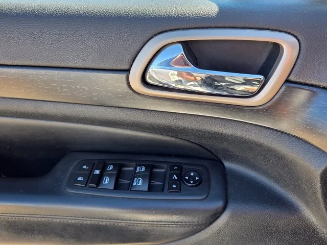 Used 2014 White Jeep Laredo image 30