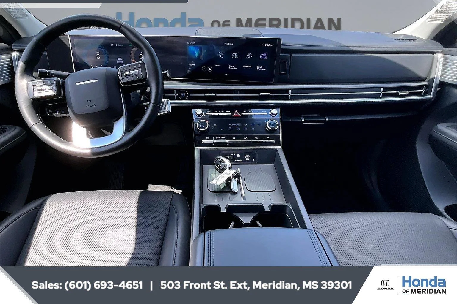Used 2025 Hampton Gray Hyundai SEL image 13