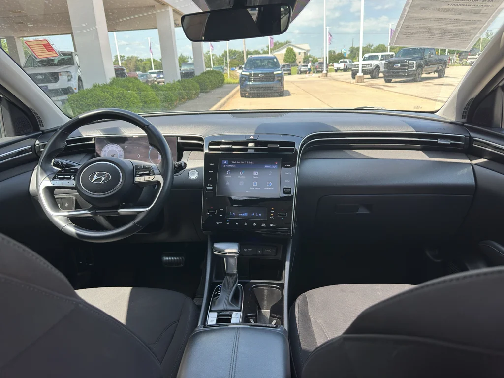 Used 2022 Quartz White Hyundai SEL image 11