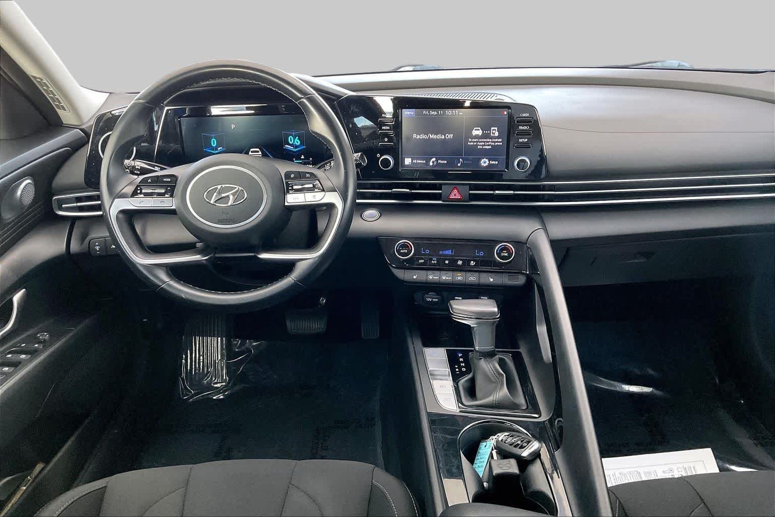 2021 Hyundai Elantra SEL - Photo 16
