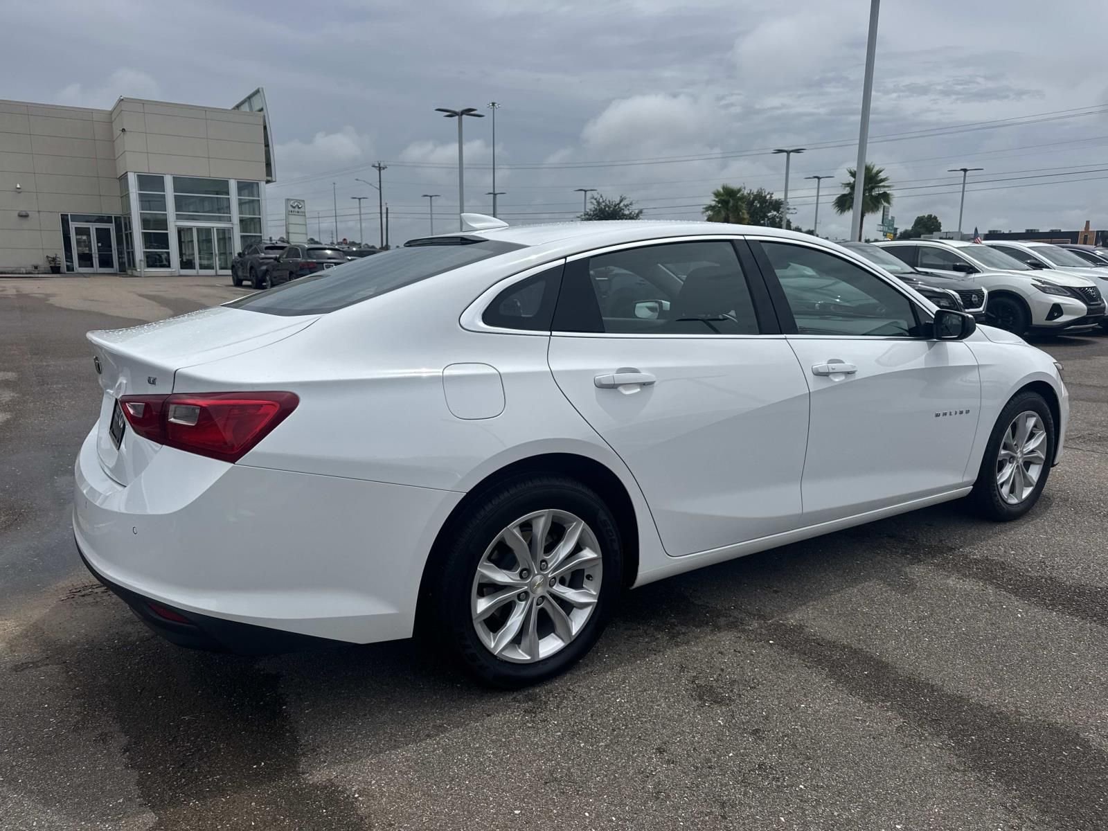 Used 2025 White Chevrolet LT image 5