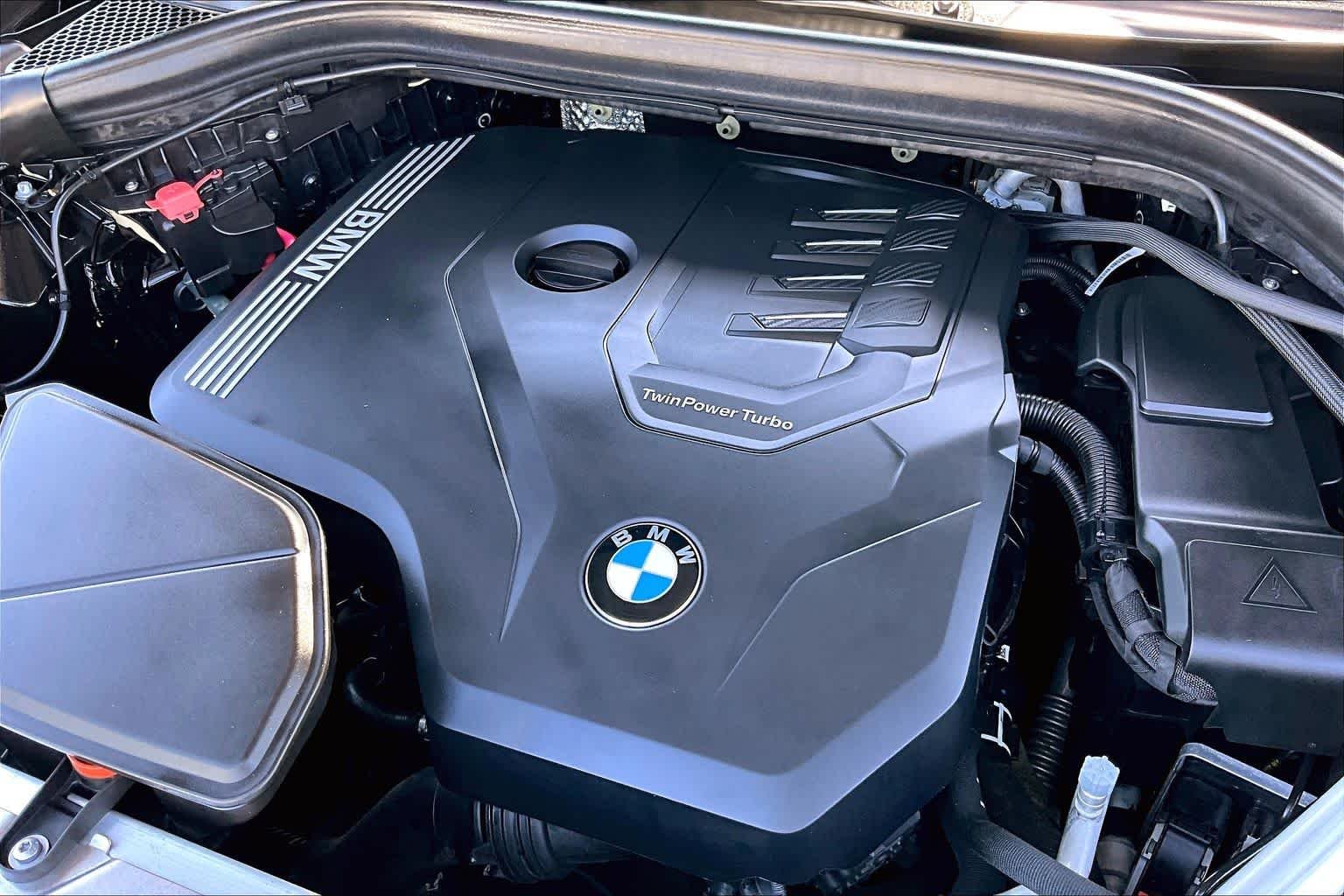 Used 2024 Black Sapphire Metallic BMW xDrive30i image 31