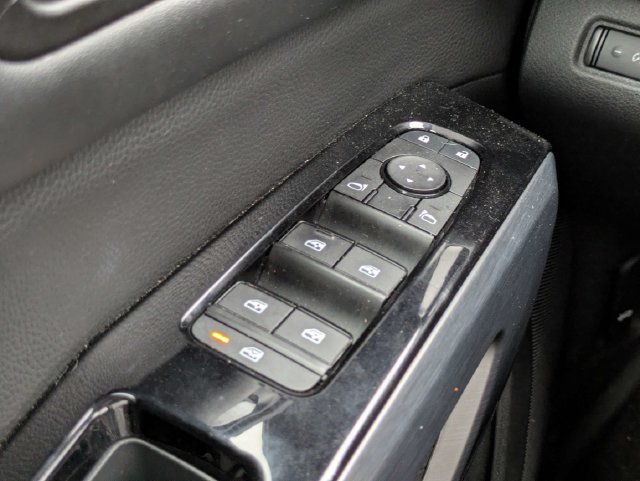 Used 2025 Black Nissan SL image 23