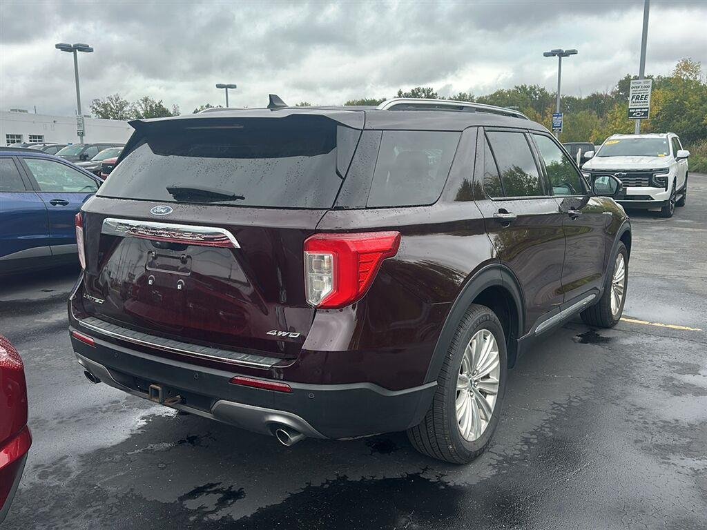 Used 2022 Jewel Red Ford Limited image 3