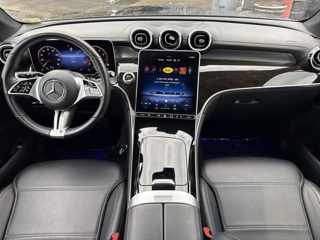 Used 2024  Mercedes-Benz GLC 300 image 18