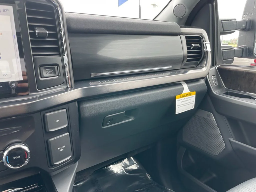 New 2026 Glacier Gray Metallic Tri-Coat Ford F-250® Lariat® image 60