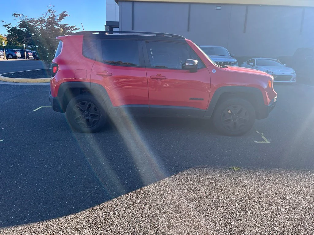 Used 2018 Red Jeep Trailhawk image 8