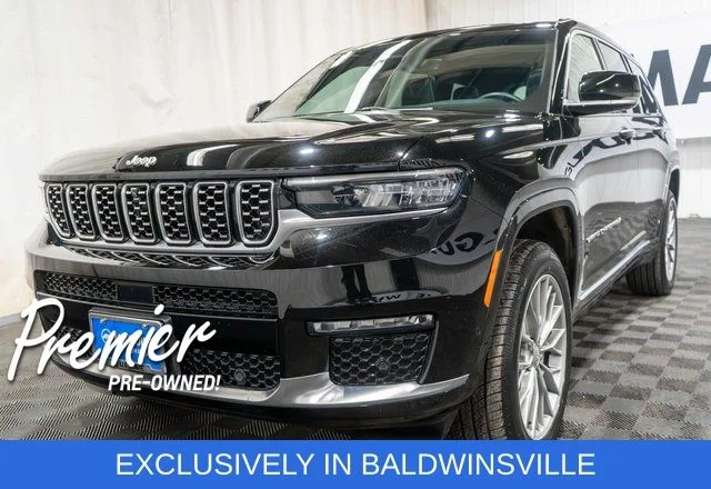 Used 2025 Black Jeep Summit image 2