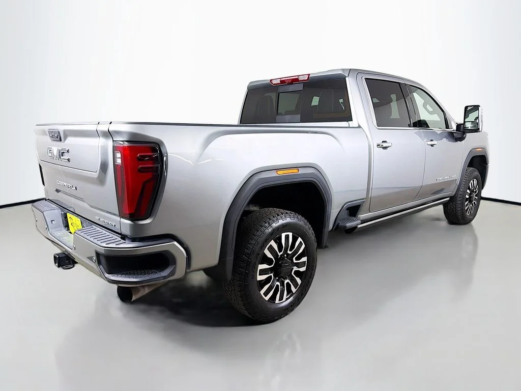 Used 2025 Silver GMC Denali Ultimate image 6