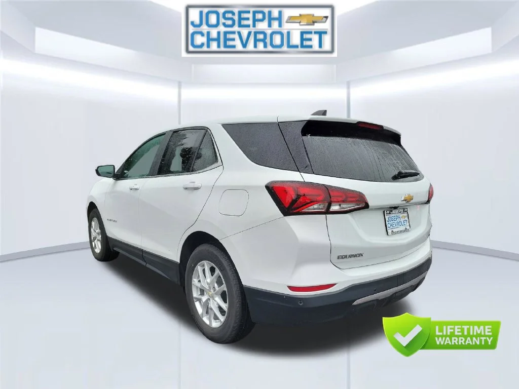 Used 2024 Summit White Chevrolet LT image 4