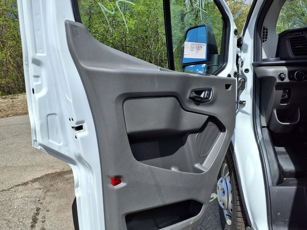 New 2026 Oxford White Ford Cargo Van image 10