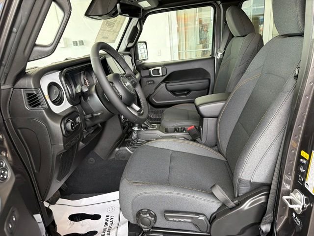 New 2026 Granite Crystal Metallic Clearcoat Jeep Sport S image 17
