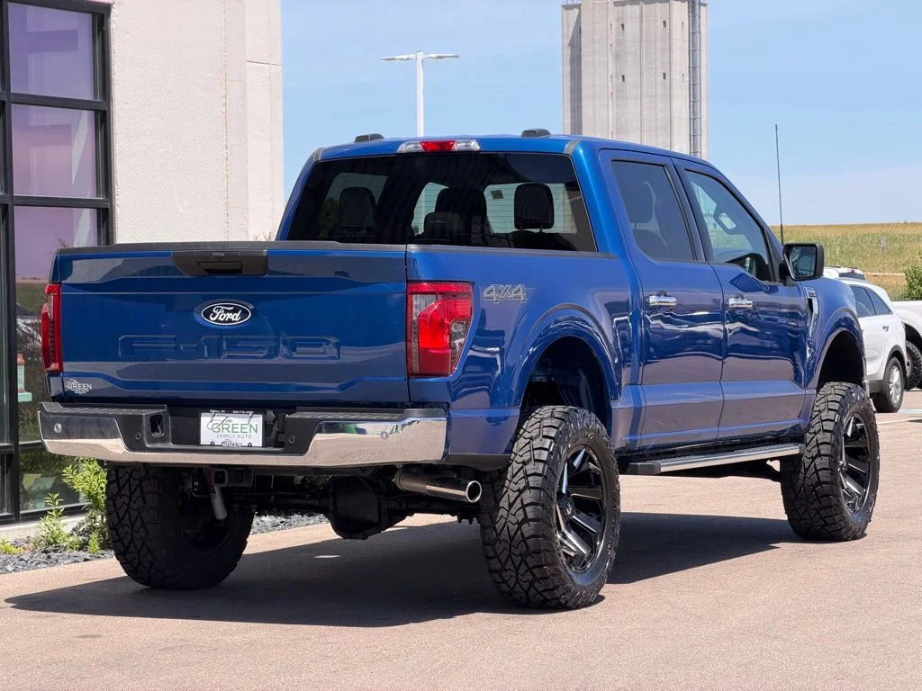 Used 2025 Blue Ford XLT image 5