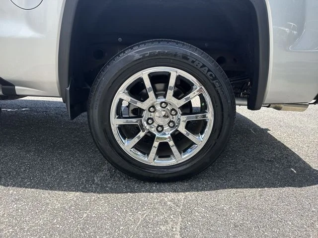 Used 2017 Silver GMC Denali image 34