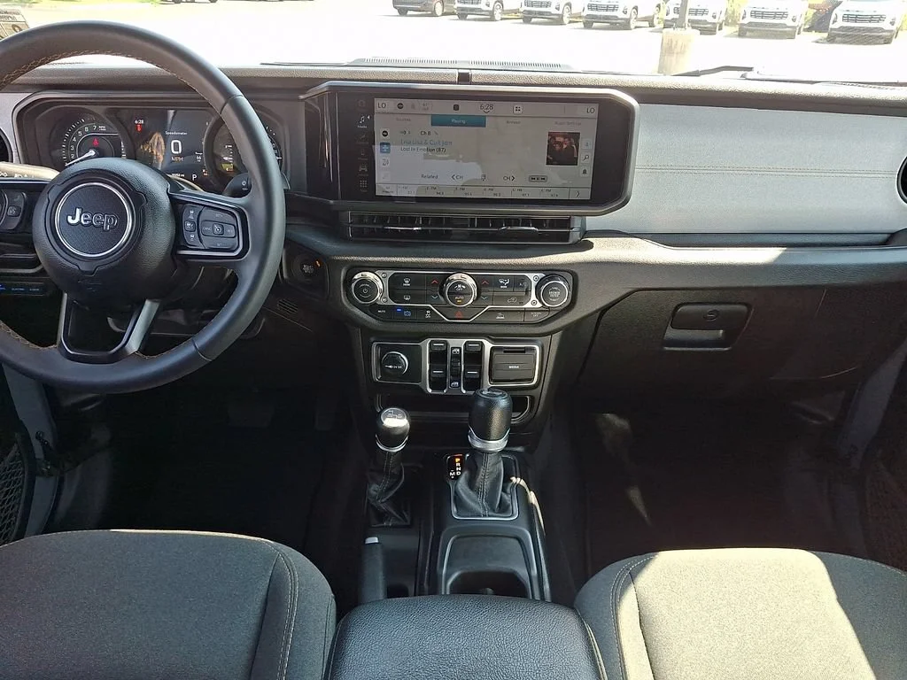 Used 2024 Anvil Clear Coat Jeep Sport S image 16