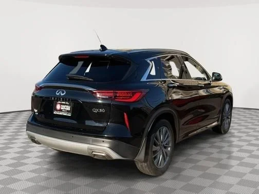 Used 2023 Black INFINITI LUXE image 3