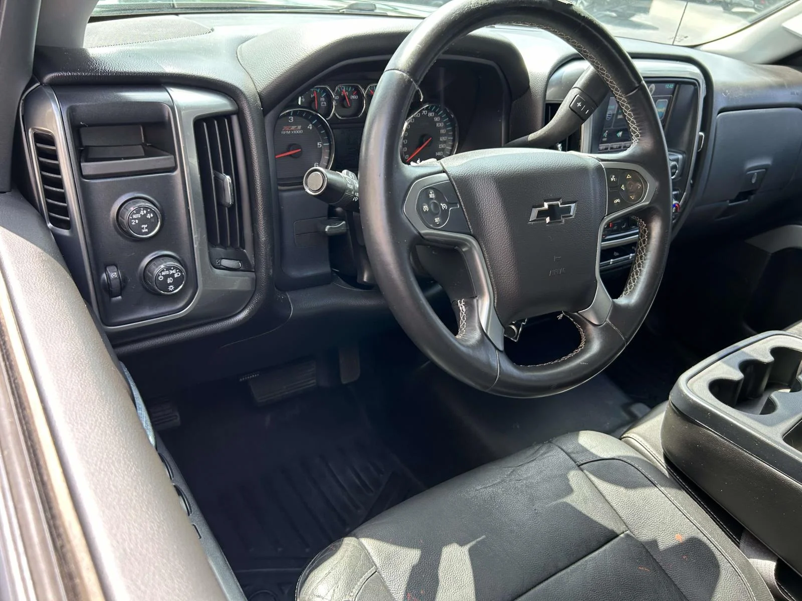 Used 2015 Green Chevrolet 4WD Crew Cab 143.5 LT w/2LT image 9