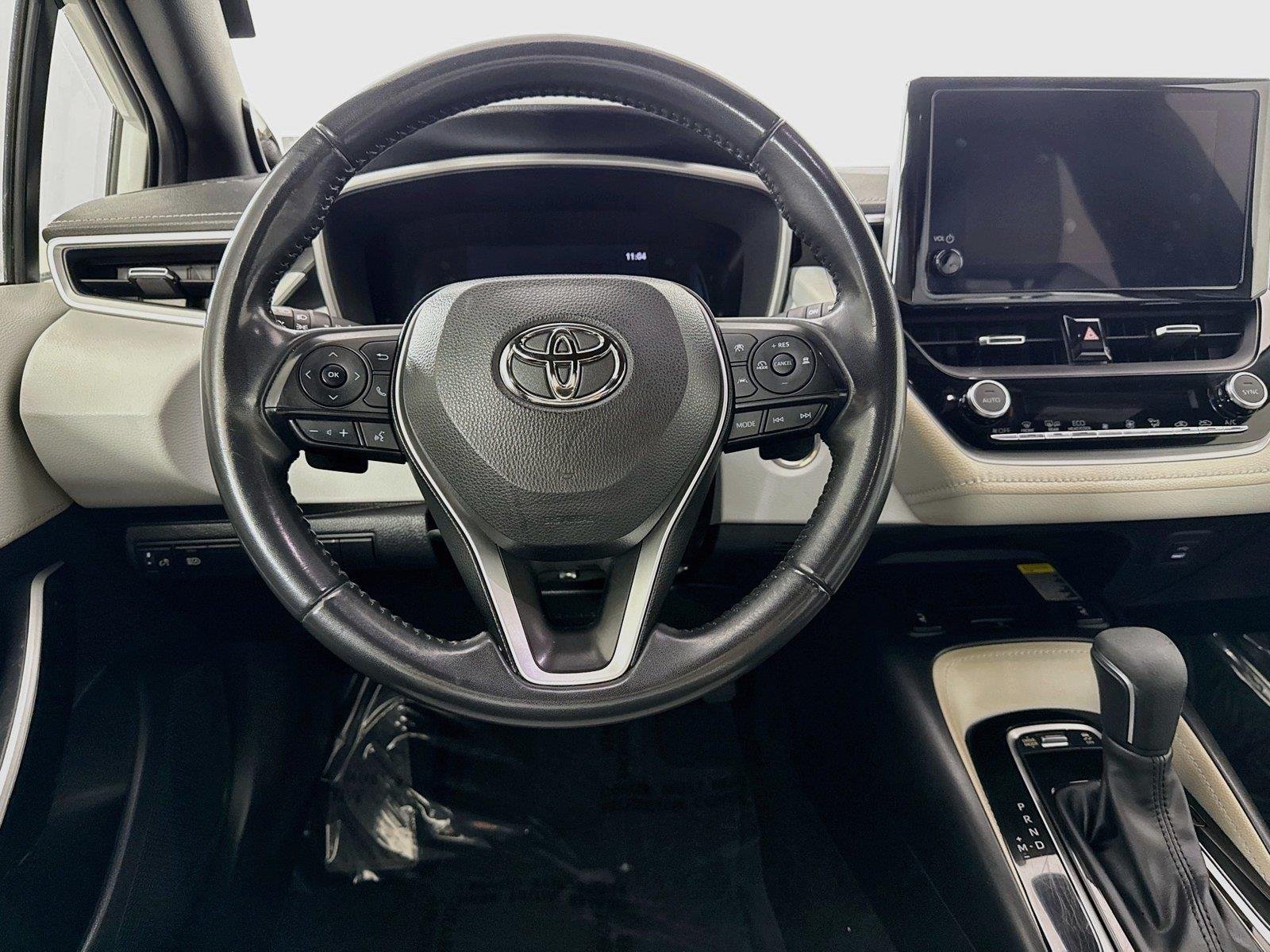 Used 2024 Wind Chill Pearl Toyota XSE image 31