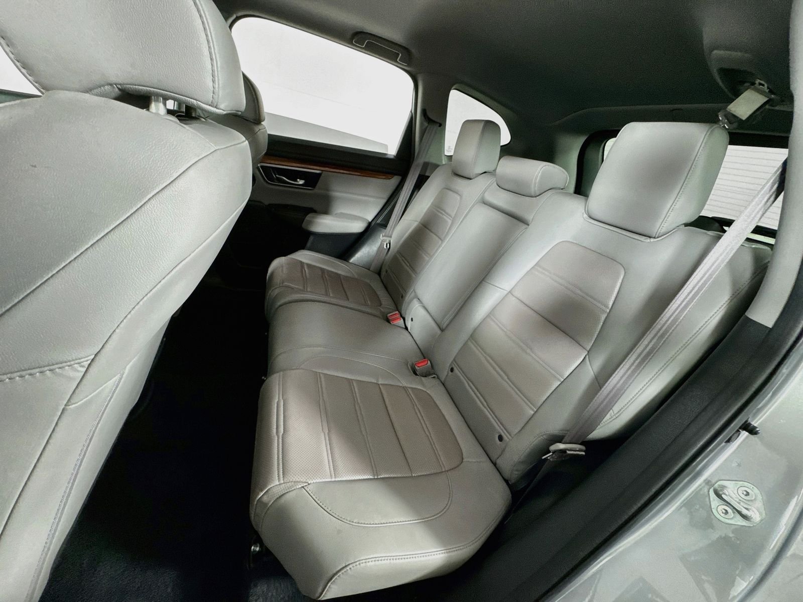 Used 2022 Lunar Silver Metallic Honda Touring image 18