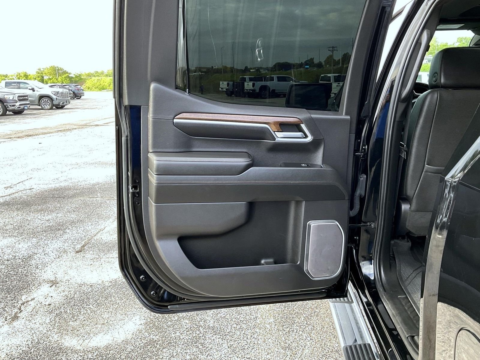 Used 2023 Black Chevrolet High Country image 20