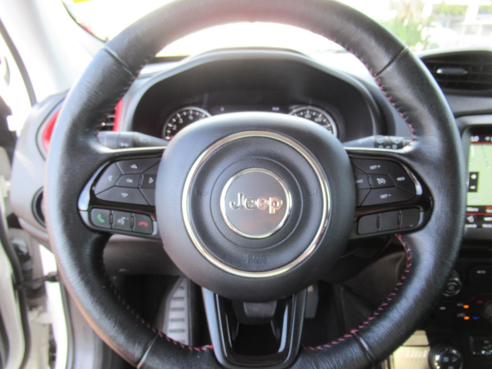 Certified Used 2022 White Jeep Trailhawk image 21