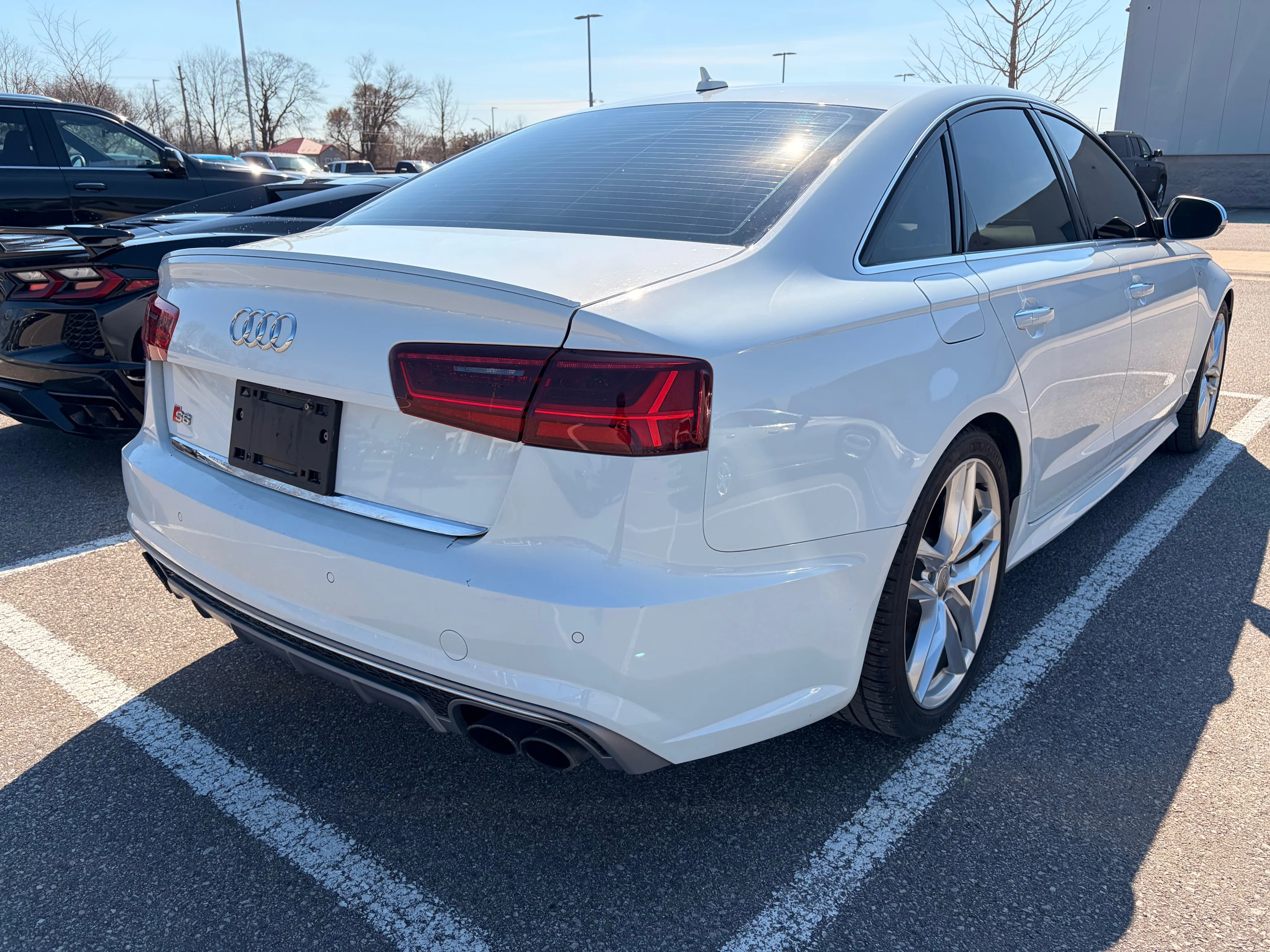 Used 2016  Audi 4.0T image 3