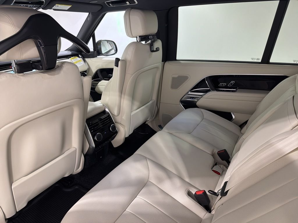 New 2026 Santorini Black Land Rover P530 SE LWB 7 SEAT image 21