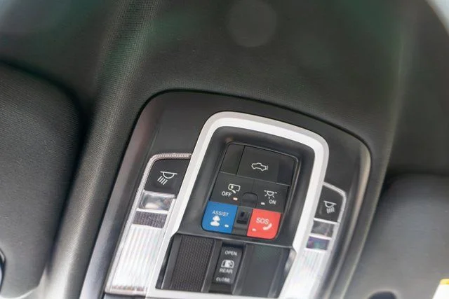 Used 2023 Silver Ram Limited image 36