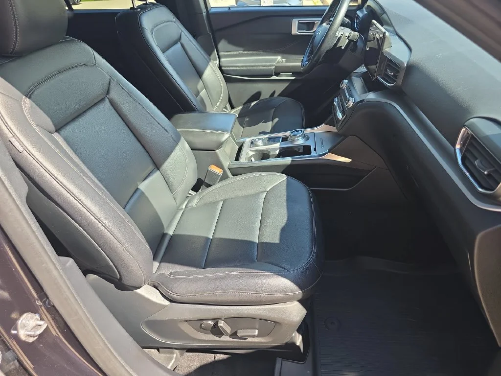 Used 2020 Black Ford XLT image 16
