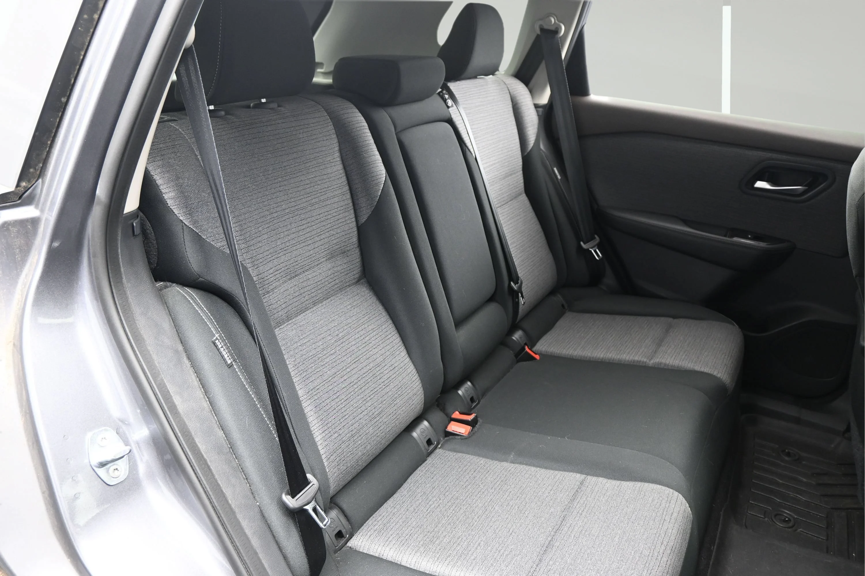 Certified Used 2022 Gun Metallic Nissan SV image 13