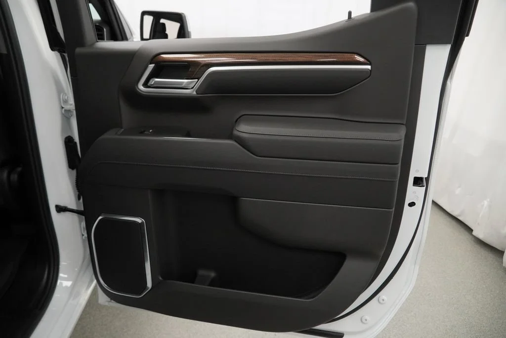 New 2026 Summit White Chevrolet LT image 26
