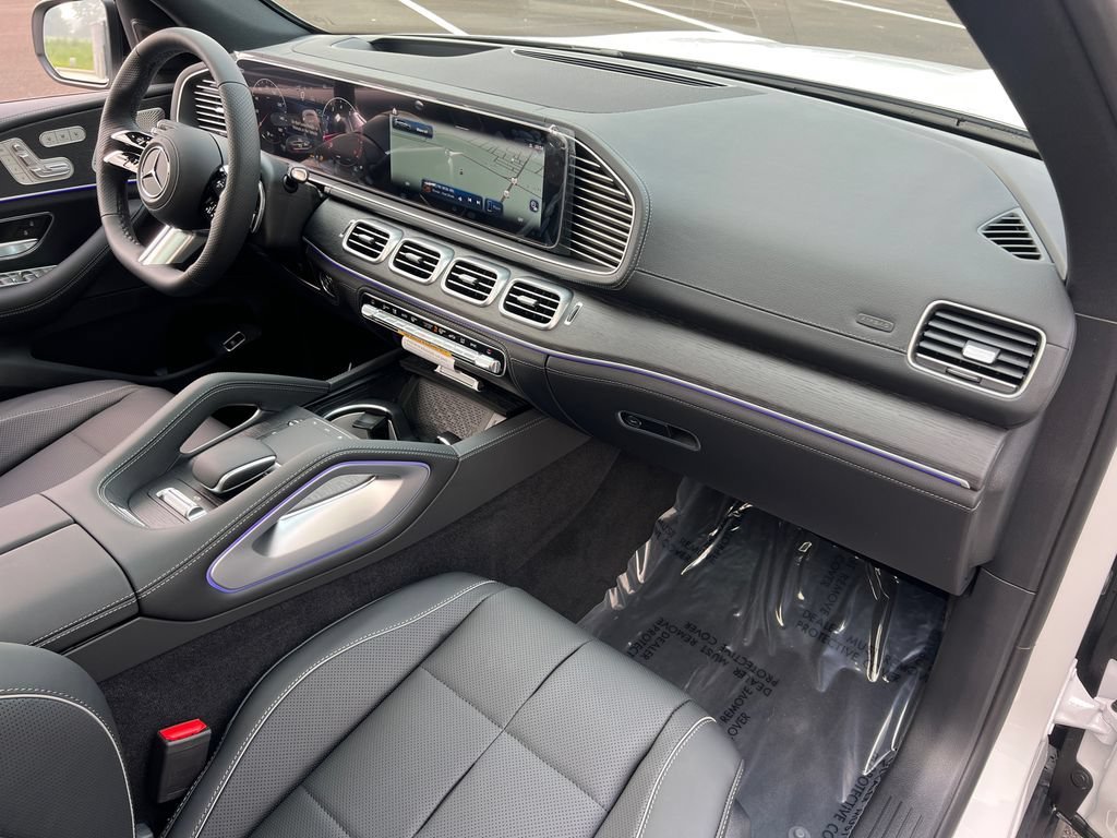 New 2026 MANUFAKTUR Moonlight White Metallic Mercedes-Benz GLS 450 image 69