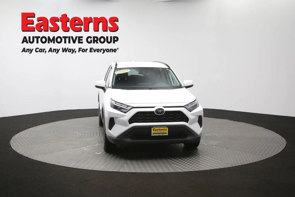 Used 2022 White Toyota XLE image 51