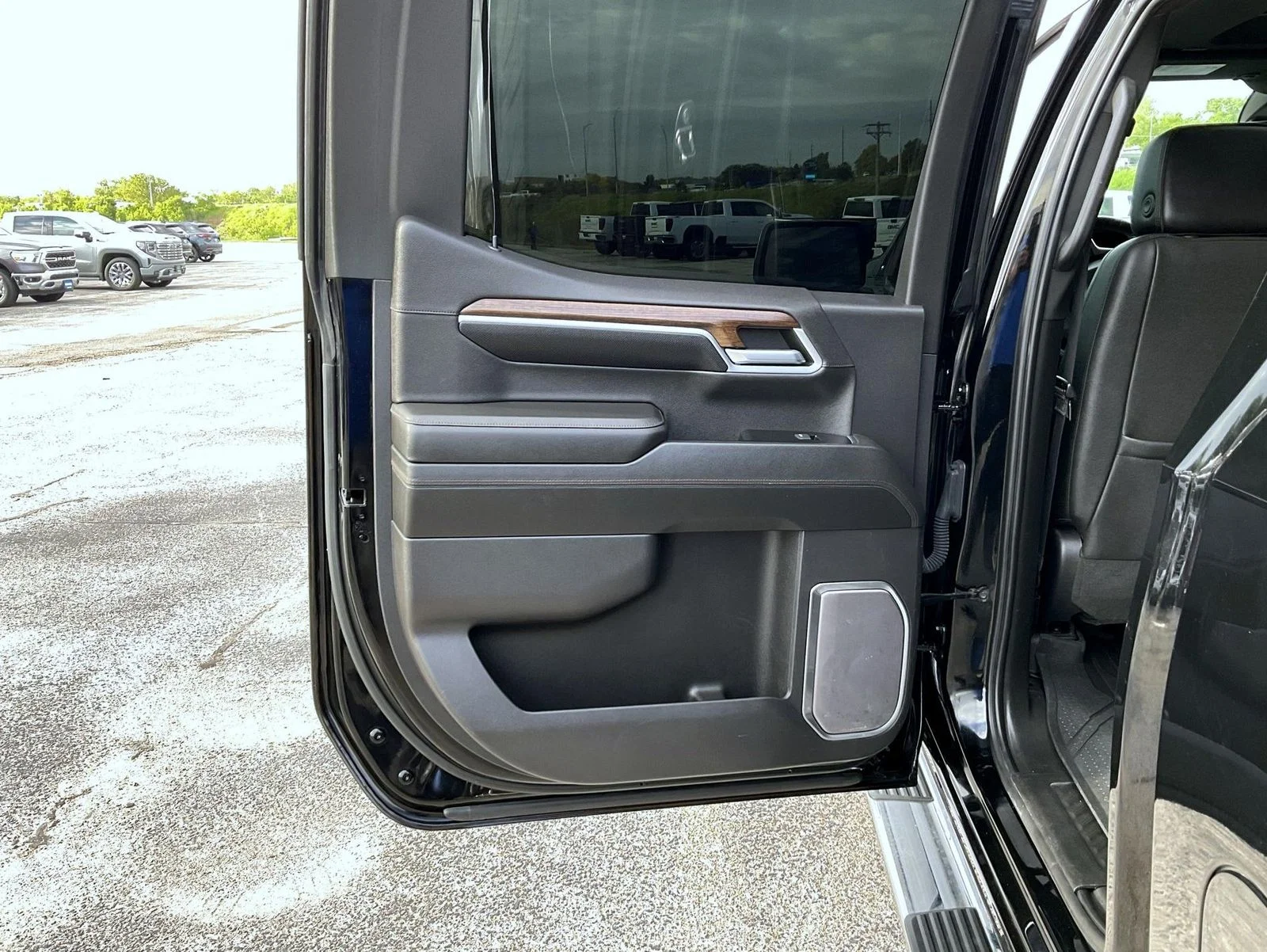 Used 2023 Black Chevrolet High Country image 20