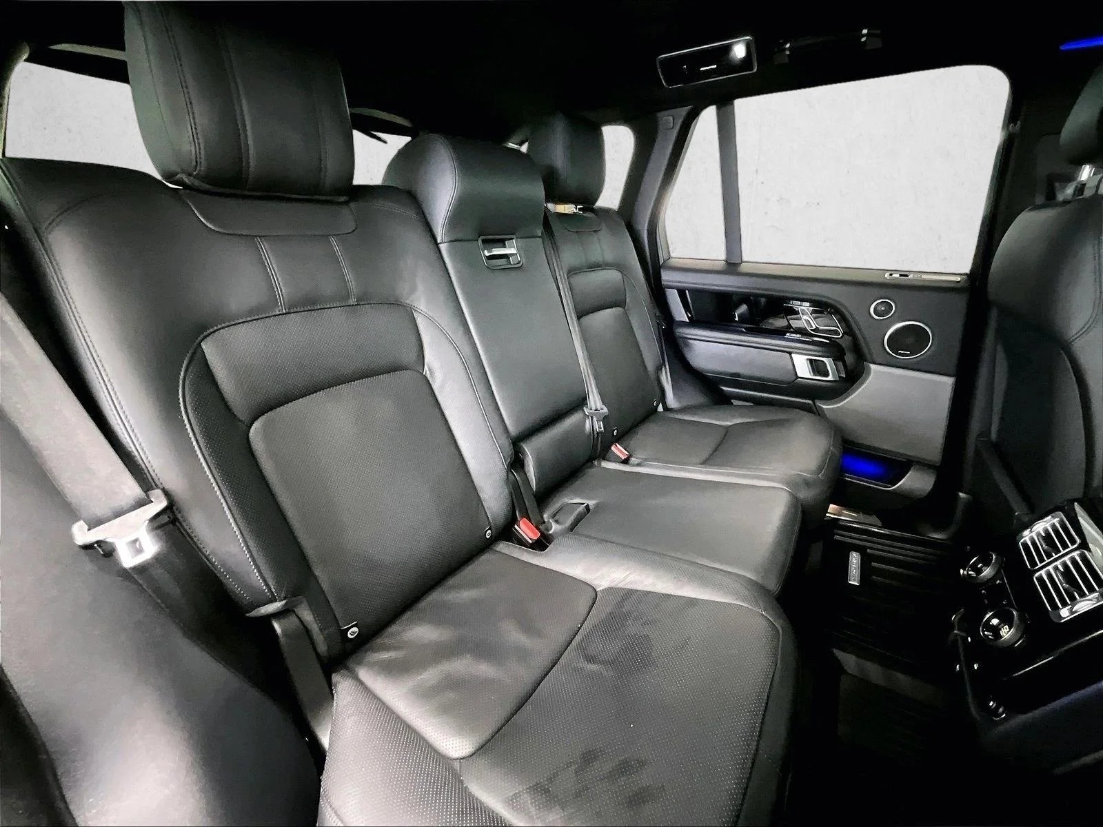 Used 2019 Indus Silver Metallic Land Rover  image 29