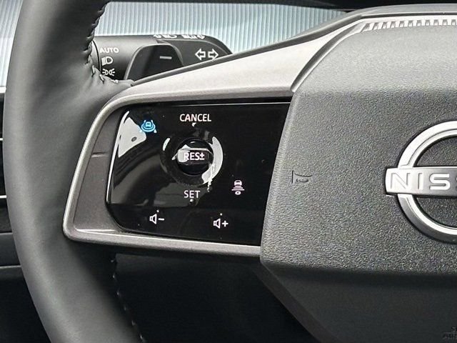 Used 2025 White Nissan SL image 16