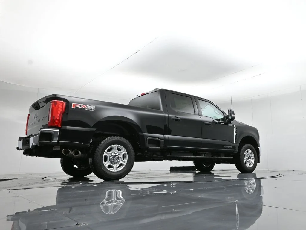 New 2026 Agate Black Metallic Ford XLT image 48