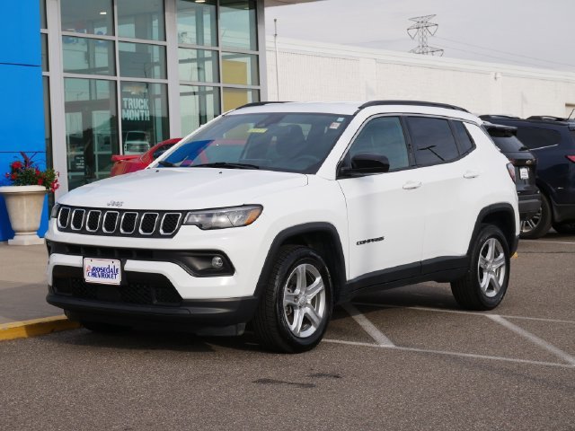 Used 2024 Jeep Compass Latitude with VIN 3C4NJDBN0RT609589 for sale in Roseville, Minnesota